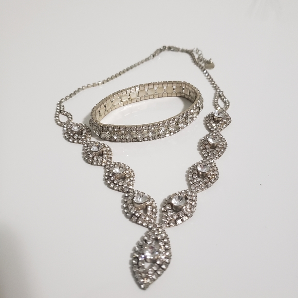 3 for $20 - Necklace & Bracelet - Picture 2 of 3